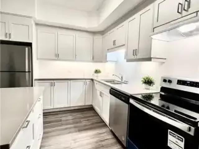 3 Bedroom Apartment Cambridge ON LS103119074