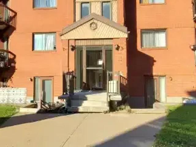 3 Bedroom Apartment Candiac QC 104506440