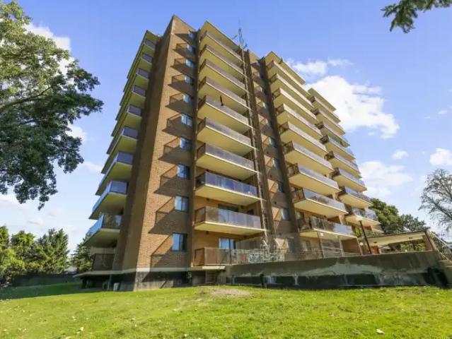 3 Bedroom Apartment Chatham ON 104400799