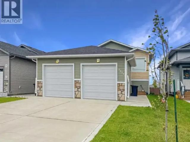 3 Bedroom Apartment Clairmont AB 103920557
