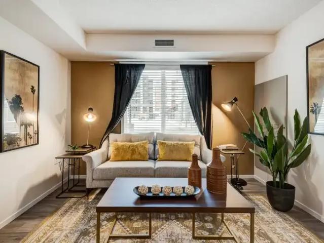 3 Bedroom Apartment Cochrane AB 101090081