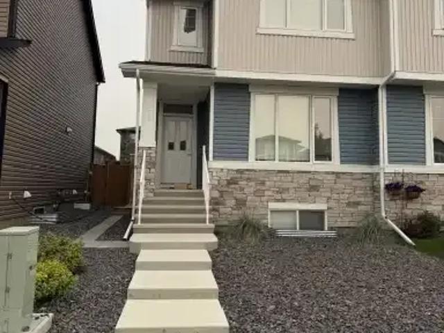 3 Bedroom Apartment Cochrane AB 104506722