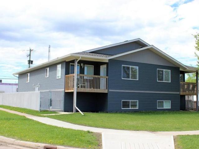 3 Bedroom Apartment Cold Lake AB 104433678