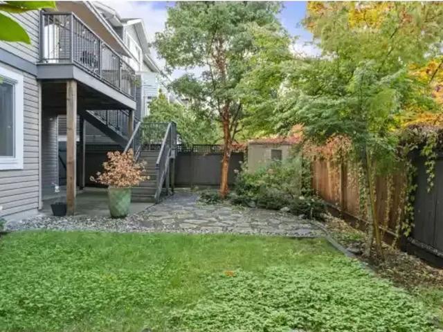 3 Bedroom Apartment Coquitlam BC 101261996