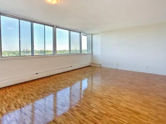 3 Bedroom Apartment Cote Saint QC 101260487