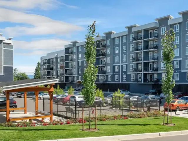 3 Bedroom Apartment Courtenay BC 104840980