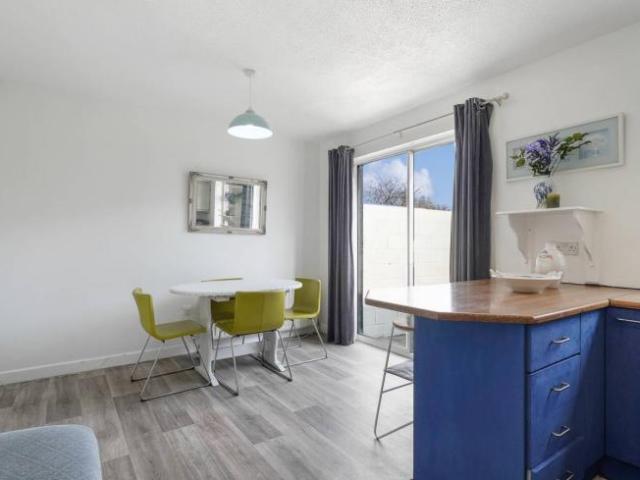 3 Bedroom Apartment Dublin Dublin D22 YN77 ELS89357529