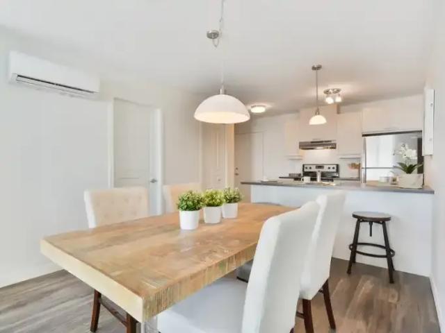 3 Bedroom Apartment Delson QC LS101015620