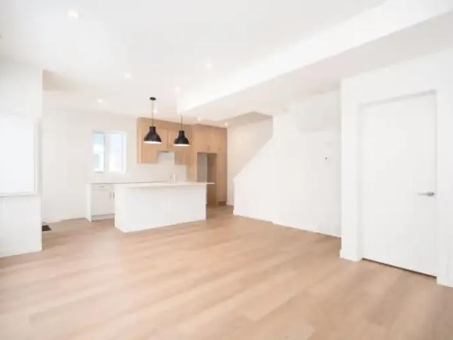 3 Bedroom Apartment Edmonton AB LS99410797