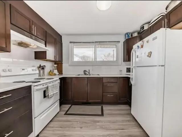 3 Bedroom Apartment Edmonton AB 102578454