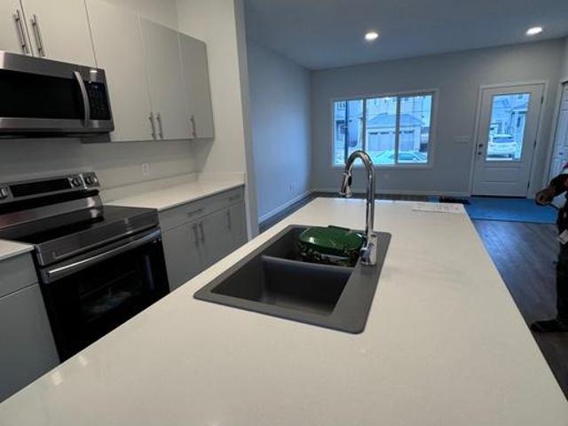 3 Bedroom Apartment Edmonton AB 103011513
