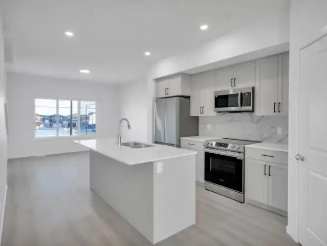 3 Bedroom Apartment Edmonton AB 103322090