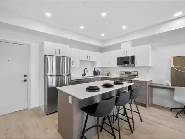 3 Bedroom Apartment Edmonton AB 104142767