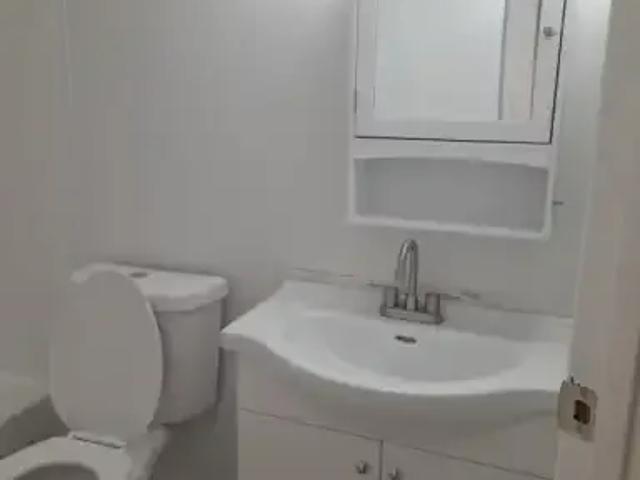 3 Bedroom Apartment Edmonton AB 104178782