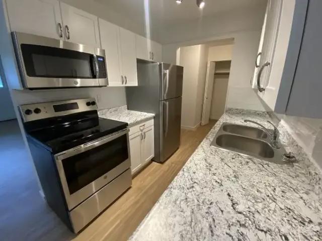 3 Bedroom Apartment Edmonton AB 104180327