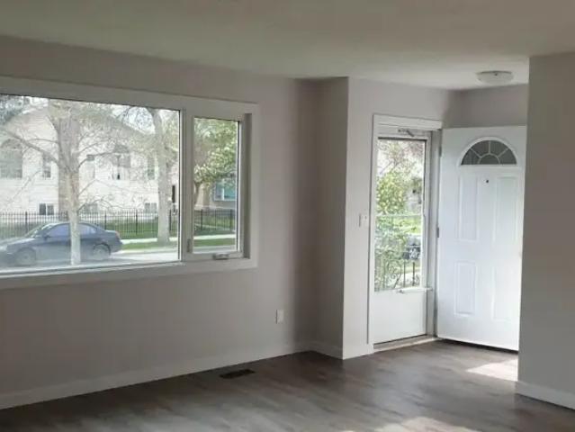 3 Bedroom Apartment Edmonton AB 104180615