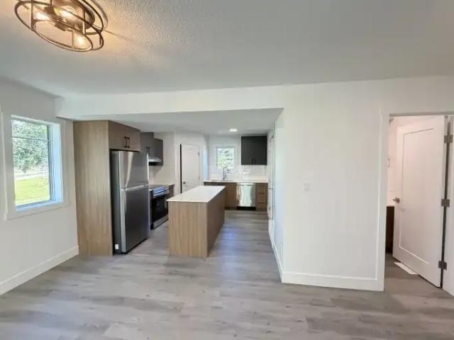 3 Bedroom Apartment Edmonton AB 104182840