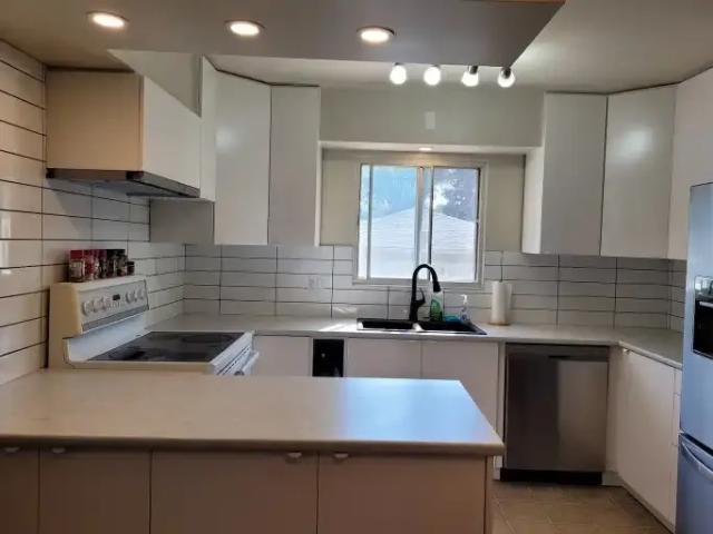 3 Bedroom Apartment Edmonton AB 104106678