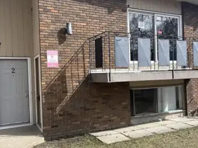 3 Bedroom Apartment Edmonton AB 104362327