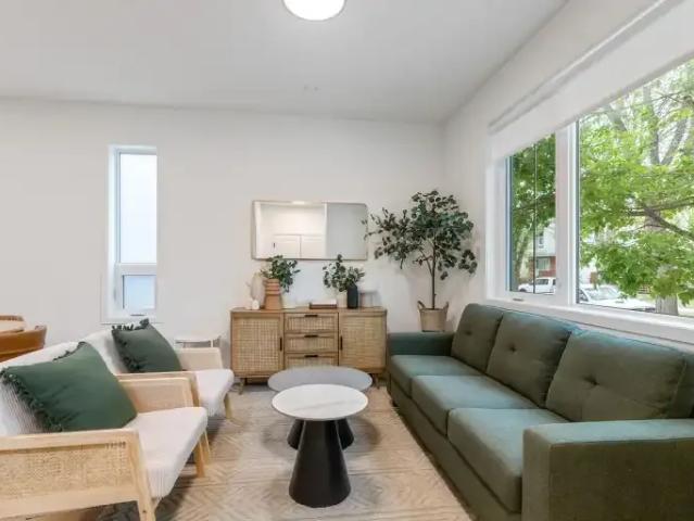 3 Bedroom Apartment Edmonton AB 104362527
