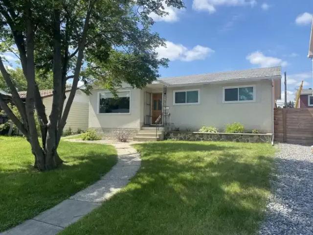 3 Bedroom Apartment Edmonton AB 104471237