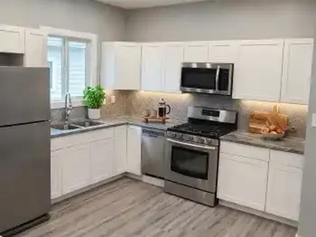 3 Bedroom Apartment Edmonton AB 104681718