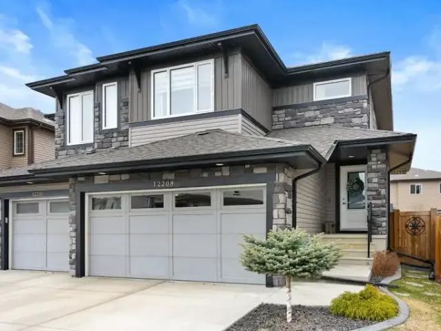 3 Bedroom Apartment Edmonton AB 104782792