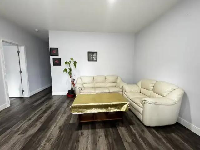3 Bedroom Apartment Edmonton AB 104940807