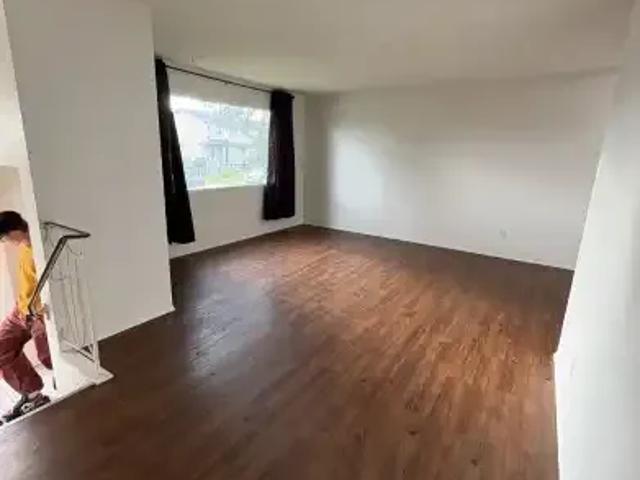 3 Bedroom Apartment Edmonton AB 104986153