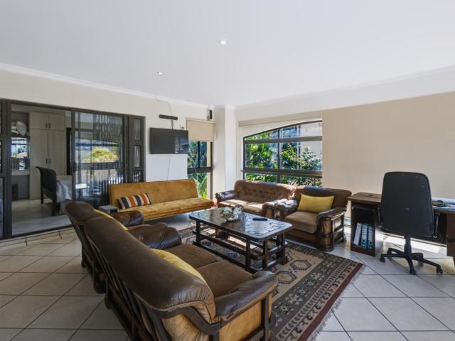 3 Bedroom Apartment / Flat For Sale in Amanzimtoti
