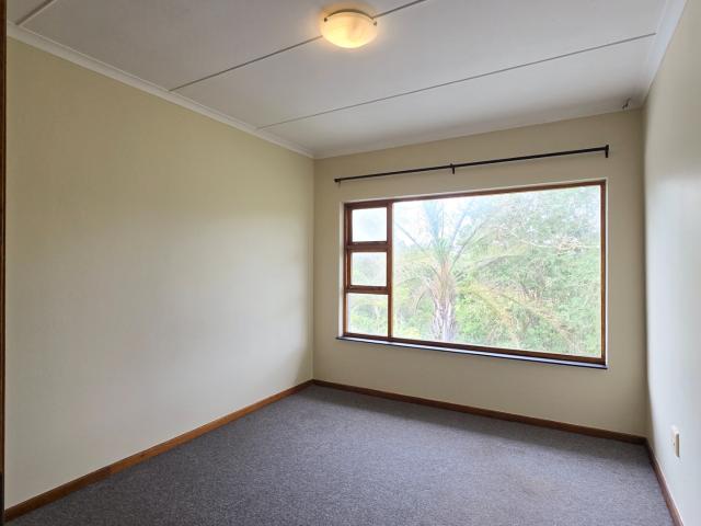 3 Bedroom Apartment / Flat For Sale in Beacon Bay