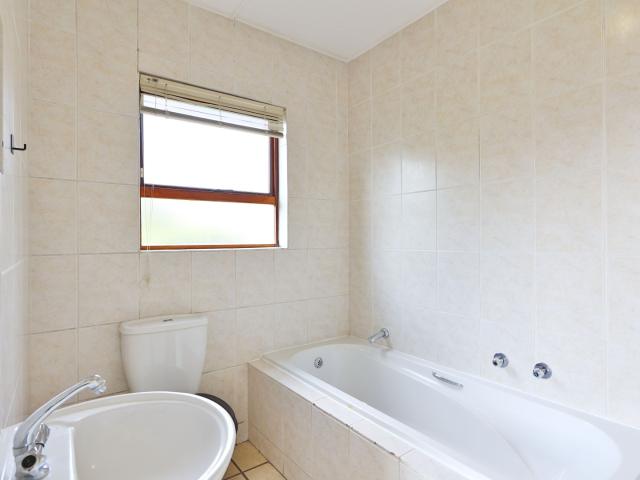 3 Bedroom Apartment / Flat For Sale in Buccleuch