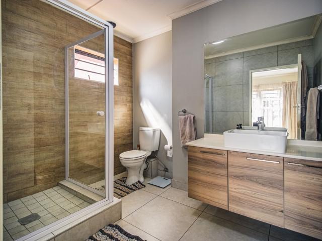 3 Bedroom Apartment / Flat For Sale in Glen Marais