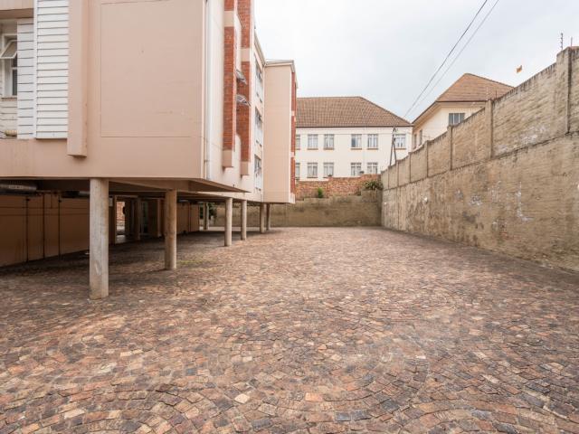 3 Bedroom Apartment / Flat For Sale in Grahamstown Central