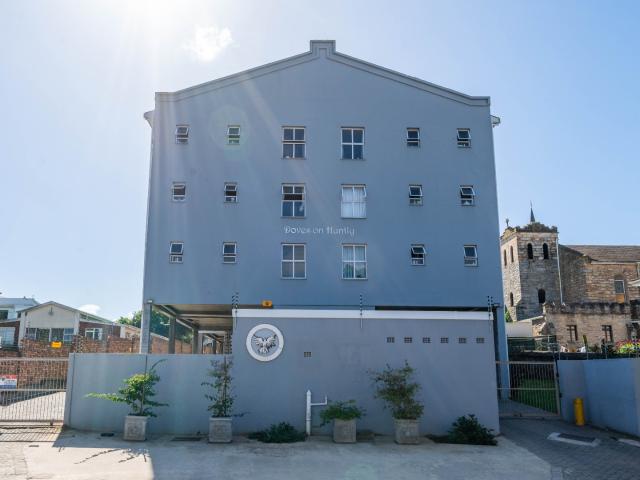 3 Bedroom Apartment / Flat For Sale in Grahamstown Central