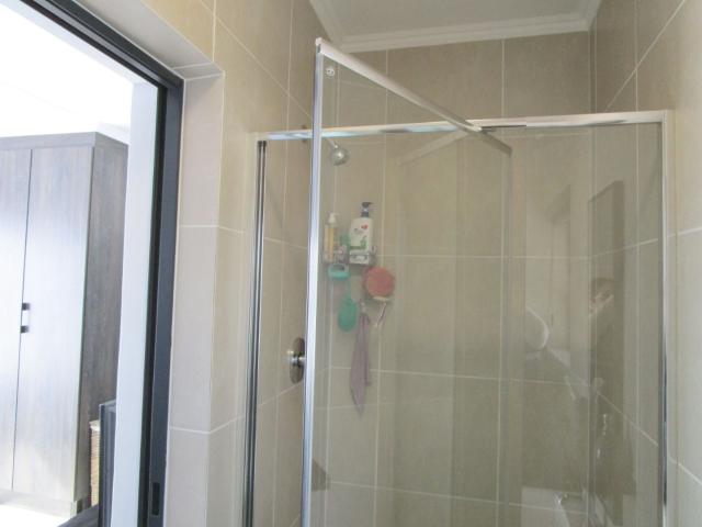 3 Bedroom Apartment / Flat For Sale in Greenstone Crest