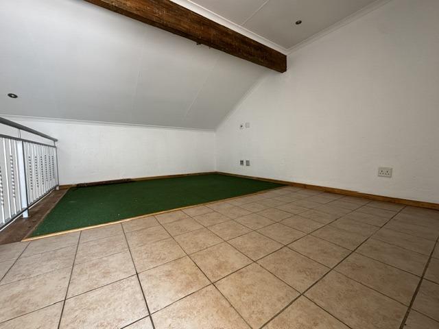 3 Bedroom Apartment / Flat For Sale in Greenstone Hill