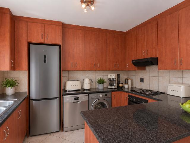 3 Bedroom Apartment / Flat For Sale in Klein Welgevonden