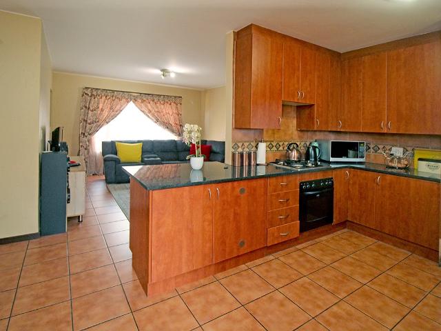 3 Bedroom Apartment / Flat For Sale in Helderwyk