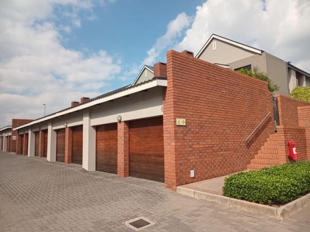 3 Bedroom Apartment / Flat For Sale in Louwlardia