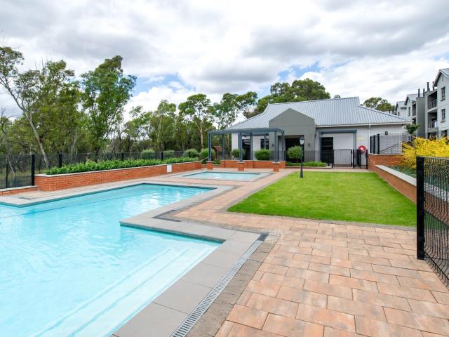 3 Bedroom Apartment / Flat For Sale in Linbro Park