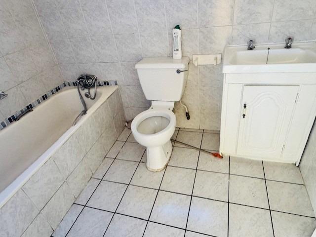 3 Bedroom Apartment / Flat For Sale in Linmeyer
