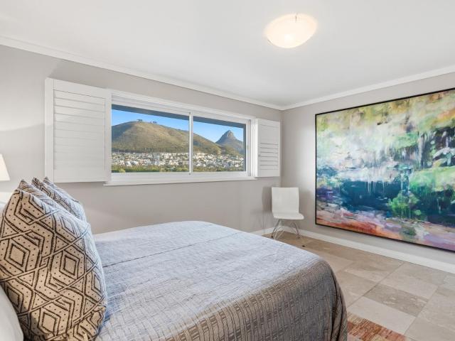 3 Bedroom Apartment / Flat For Sale in Mouille Point