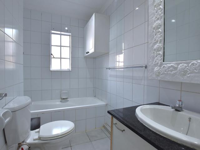 3 Bedroom Apartment / Flat For Sale in Morningside
