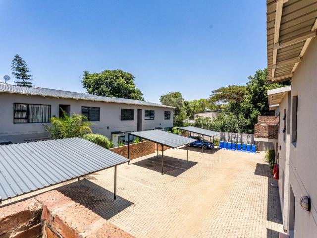 3 Bedroom Apartment / Flat For Sale in Menlo Park