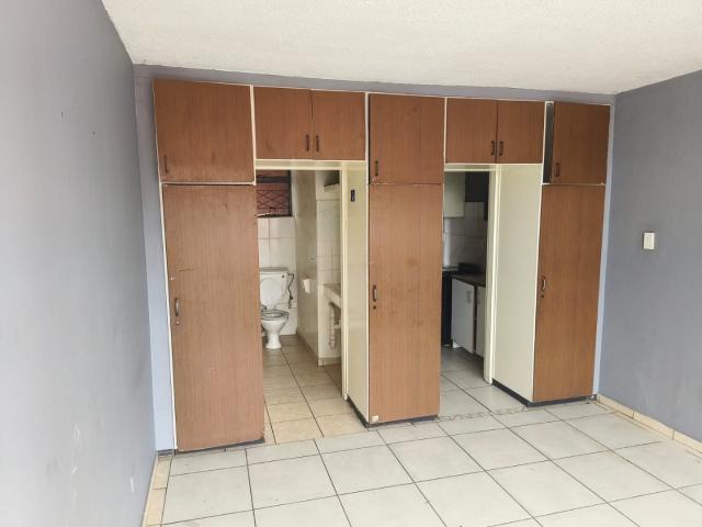 3 Bedroom Apartment / Flat For Sale in Muckleneuk