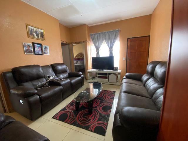 3 Bedroom Apartment / Flat For Sale in Naturena