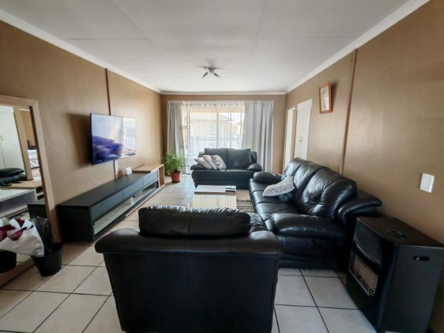 3 Bedroom Apartment / Flat For Sale in Parkrand