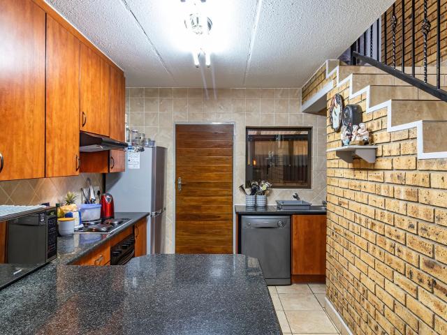 3 Bedroom Apartment / Flat For Sale in Rangeview
