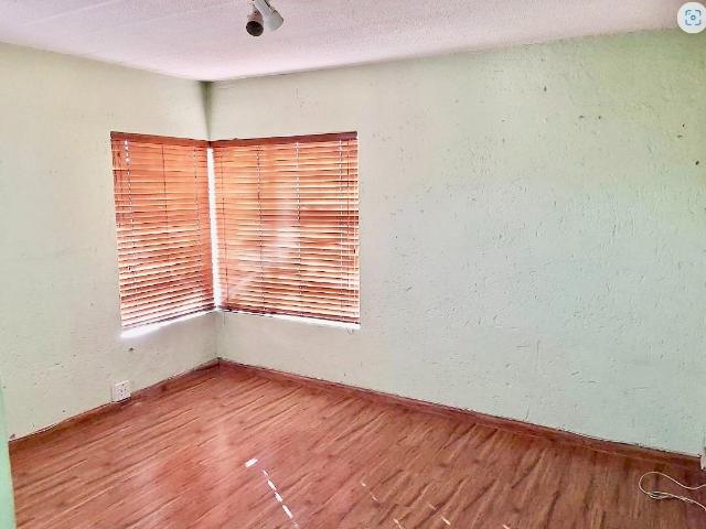 3 Bedroom Apartment / Flat For Sale in Rembrandt Park